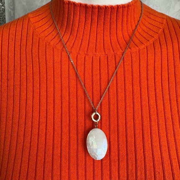 Elegant Abalone Shell Necklace and Bracelet Set - Picture 4 of 10